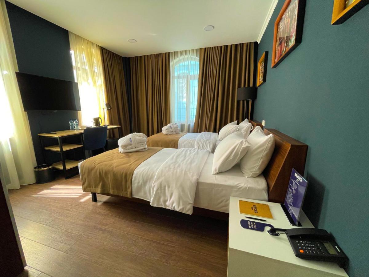 Bricks Hotel Тбілісі Екстер'єр фото