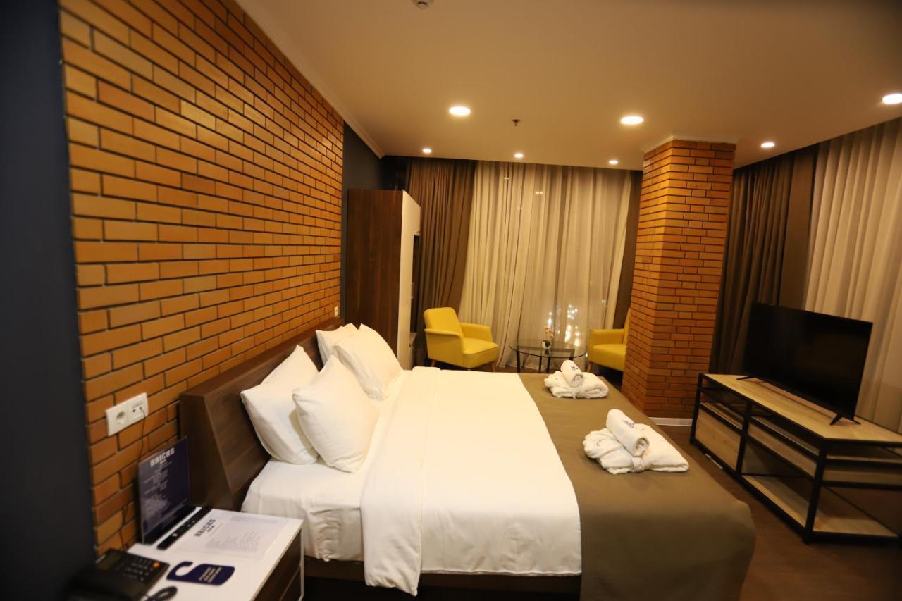 Bricks Hotel Тбілісі Екстер'єр фото