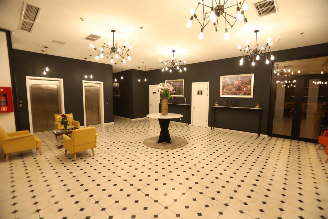 Bricks Hotel Тбілісі Екстер'єр фото