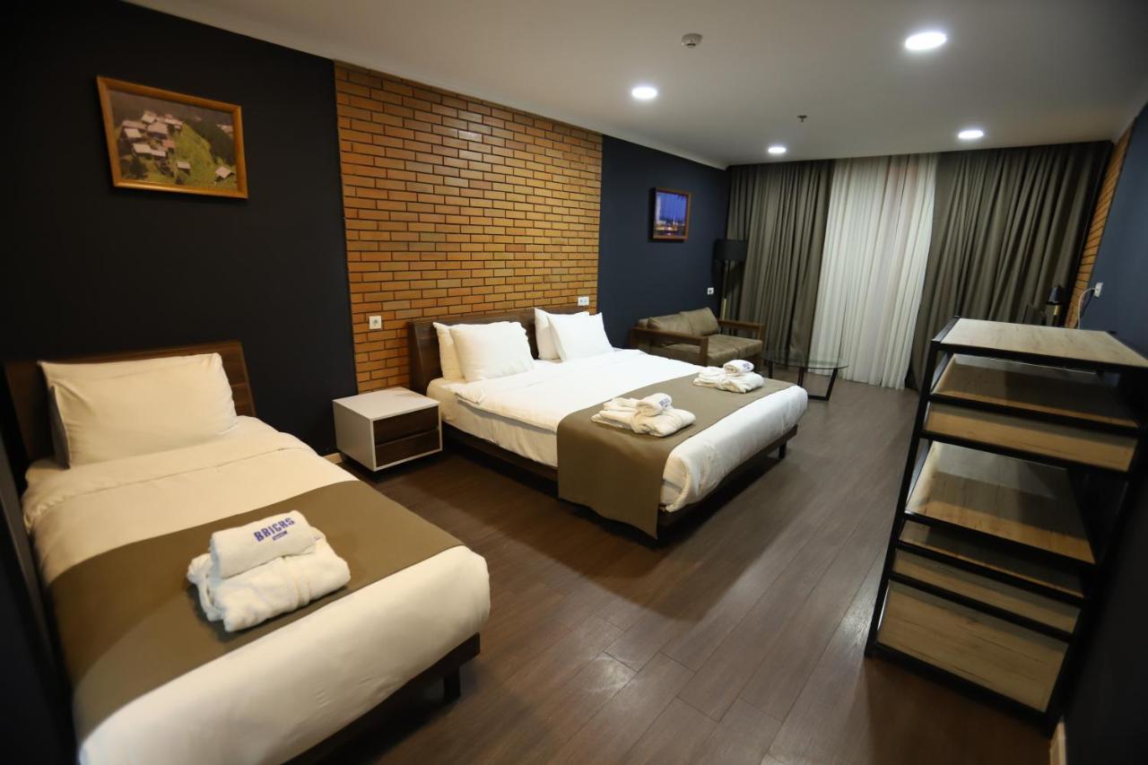 Bricks Hotel Тбілісі Екстер'єр фото